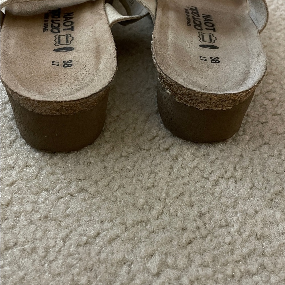 Vintage NAOT Gold and Tan Cork Sandals, Size 7 - Picture 6 of 11